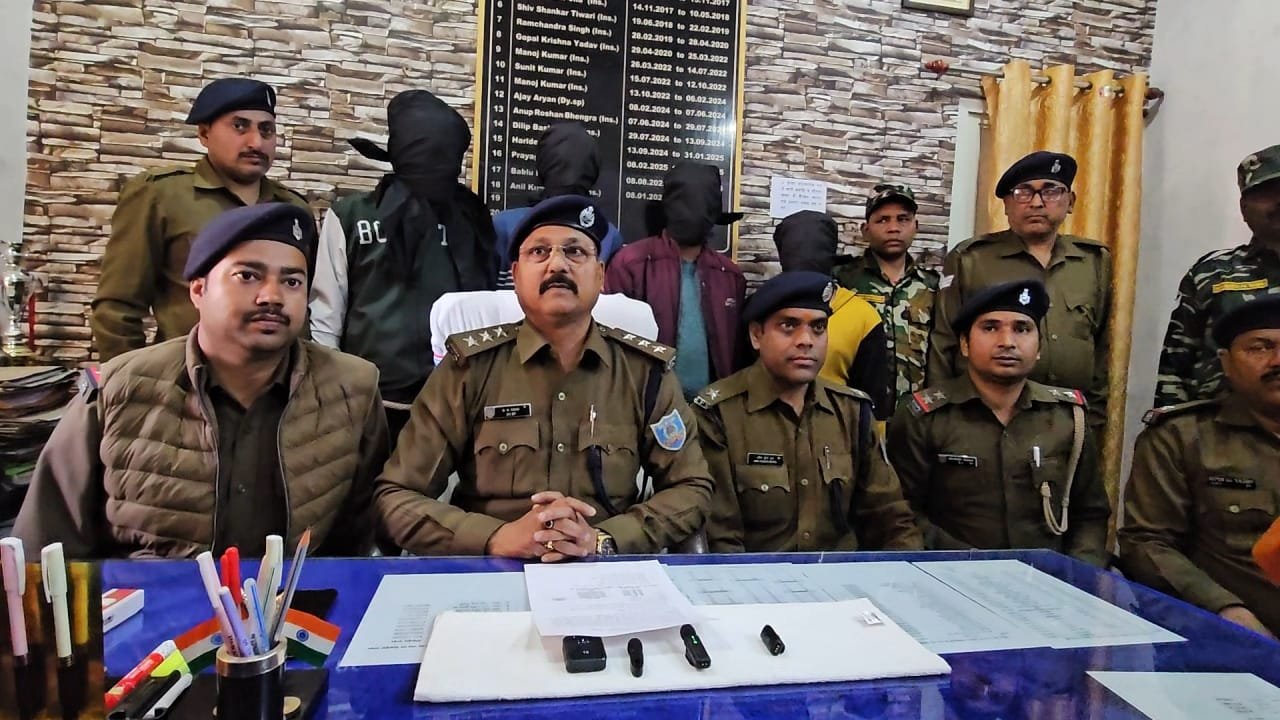 कानून का चला डंडा, बाइक चोर गिरोह हुआ पस्त, पांच चोर के साथ 6 चोरी की बाइक जब्त